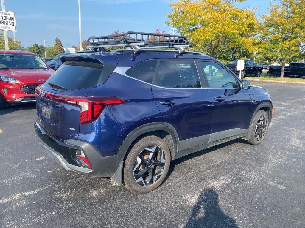 2024 Kia Seltos EX photo 2