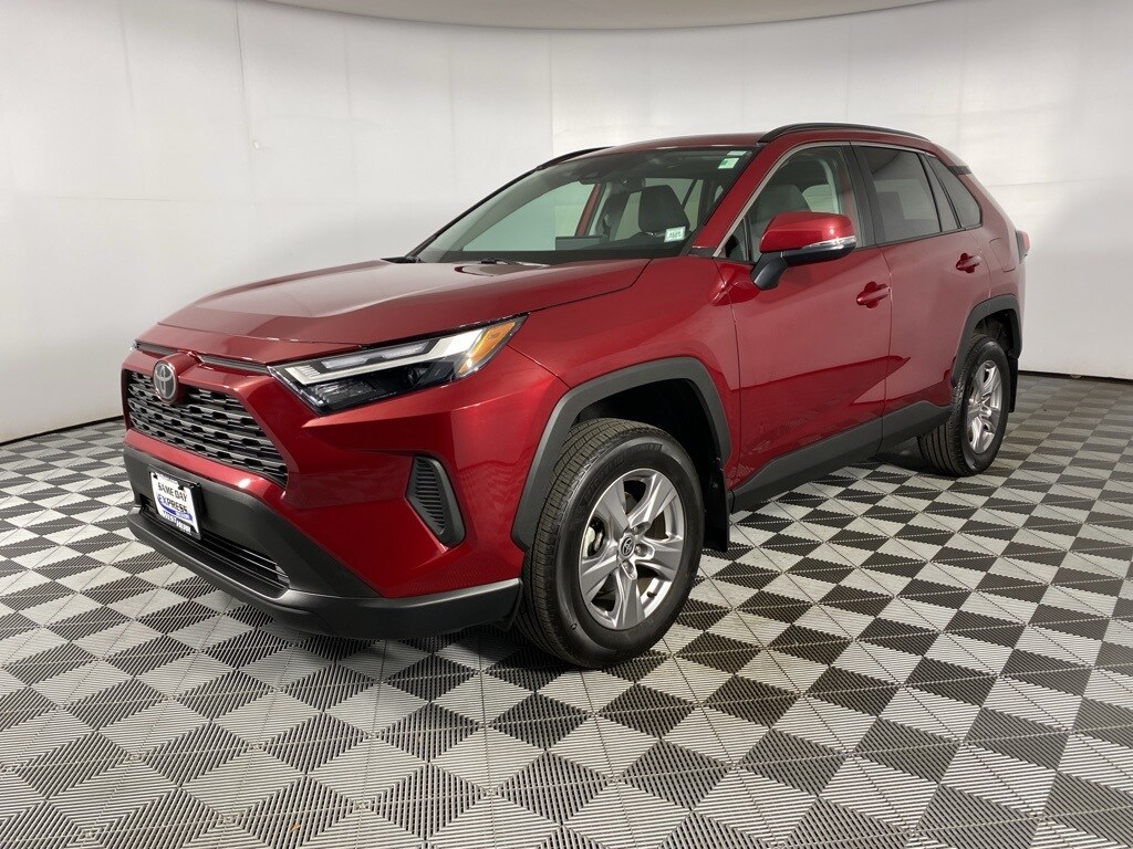 2023 Toyota RAV4 XLE photo 3