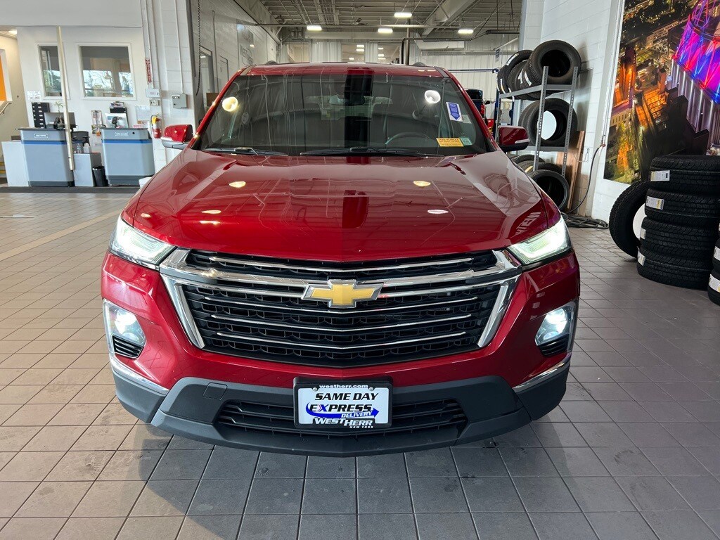 2023 Chevrolet Traverse Leather photo 2