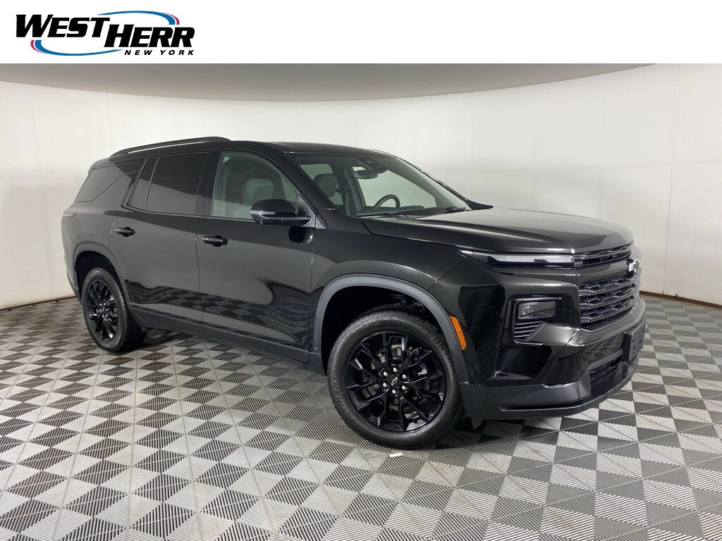 Used 2024 Chevrolet Traverse LT SUV