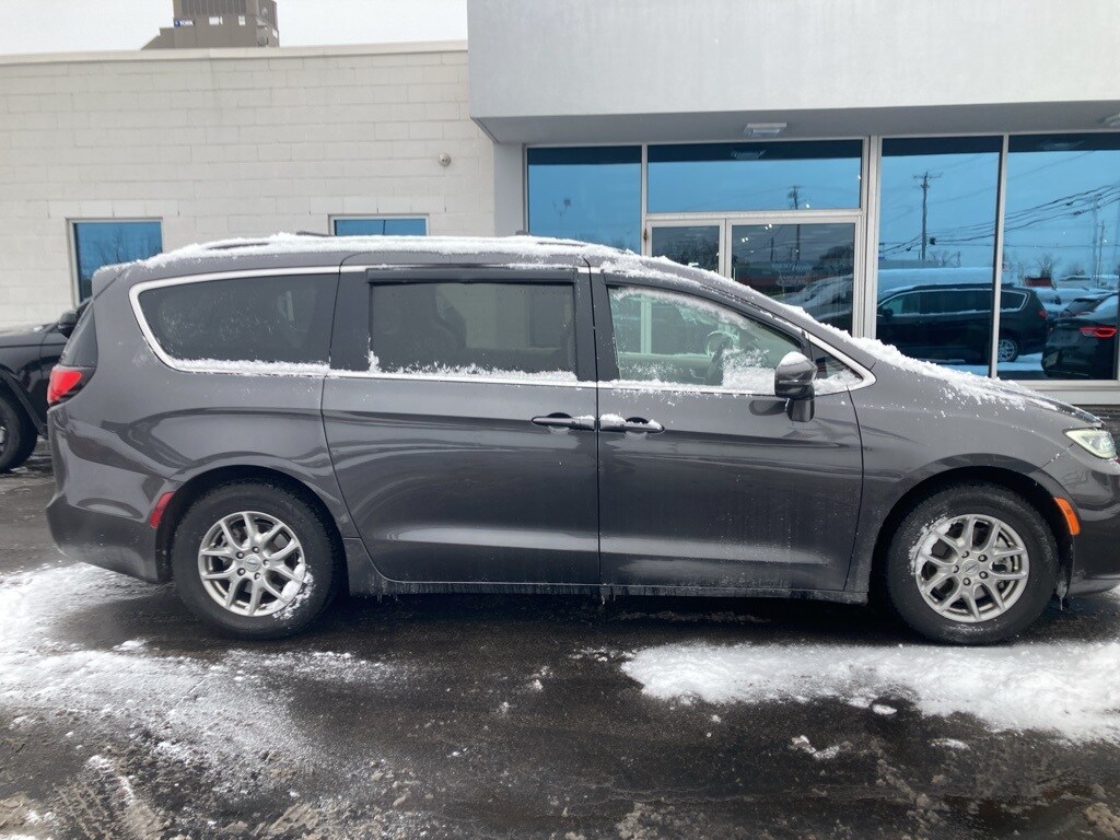 Certified 2021 Chrysler Pacifica Touring Van Passenger Van