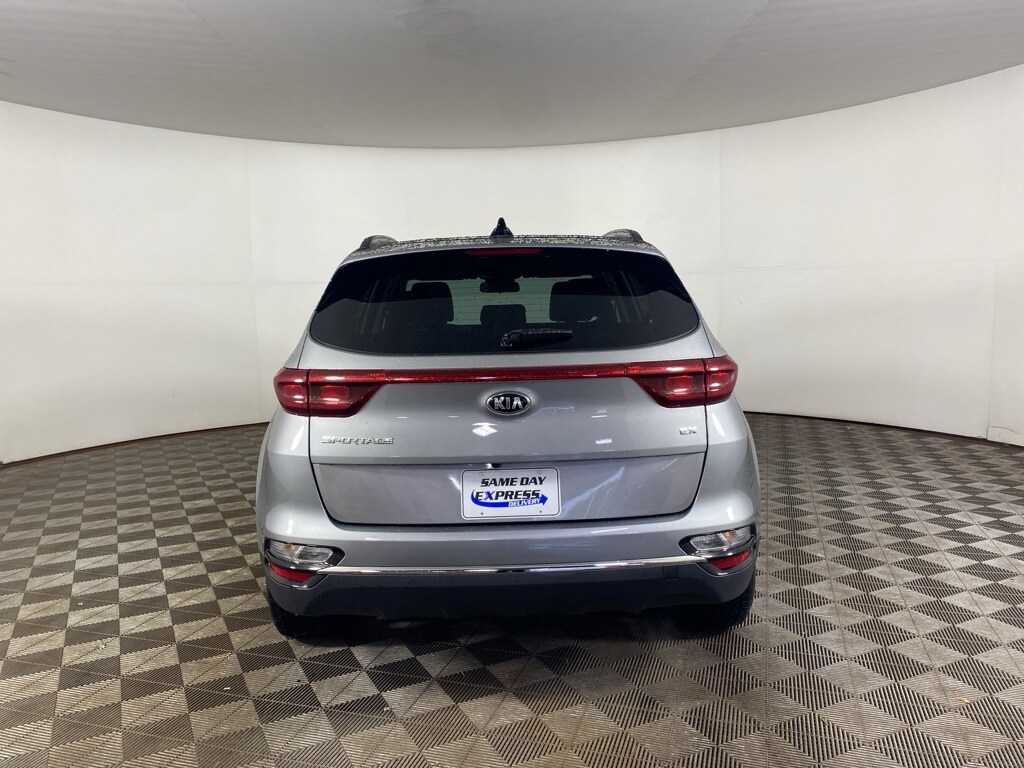 2022 Kia Sportage EX photo 2