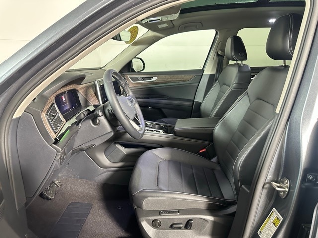 Used 2024 Volkswagen Atlas SEL with VIN 1V2BR2CA0RC534852 for sale in Bowmansville, NY