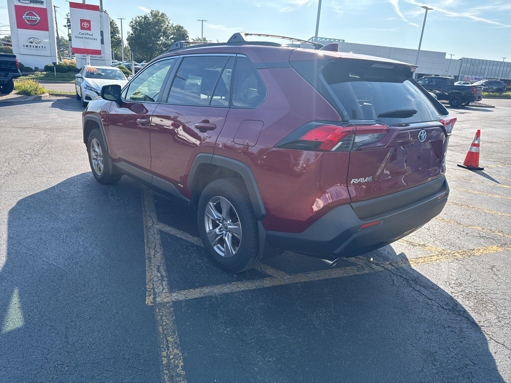 2022 Toyota RAV4 Hybrid LE photo 4