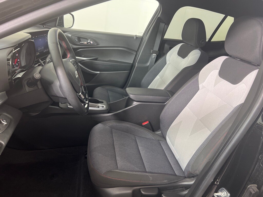 Used 2025 Chevrolet Trax 1RS SUV