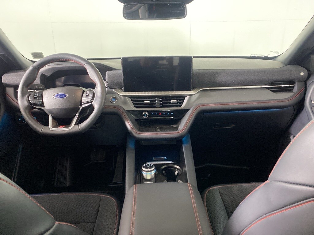 2025 Ford Explorer ST photo 2