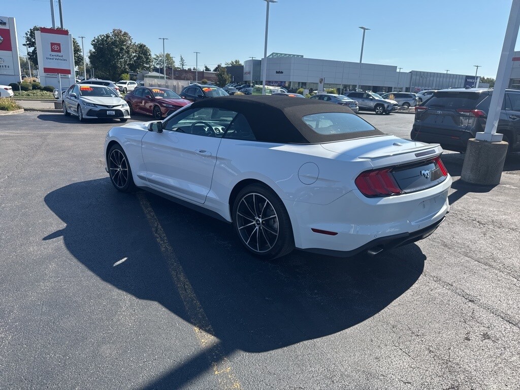 2022 Ford Mustang EcoBoost Premium photo 3