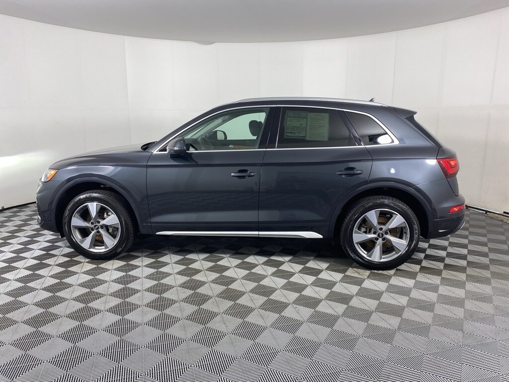 2023 Audi Q5 40 Premium Plus photo 4