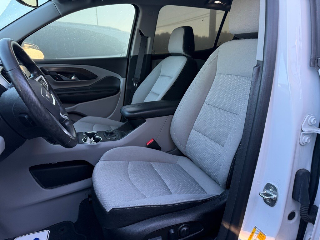 2022 Gmc Terrain SLE photo 3