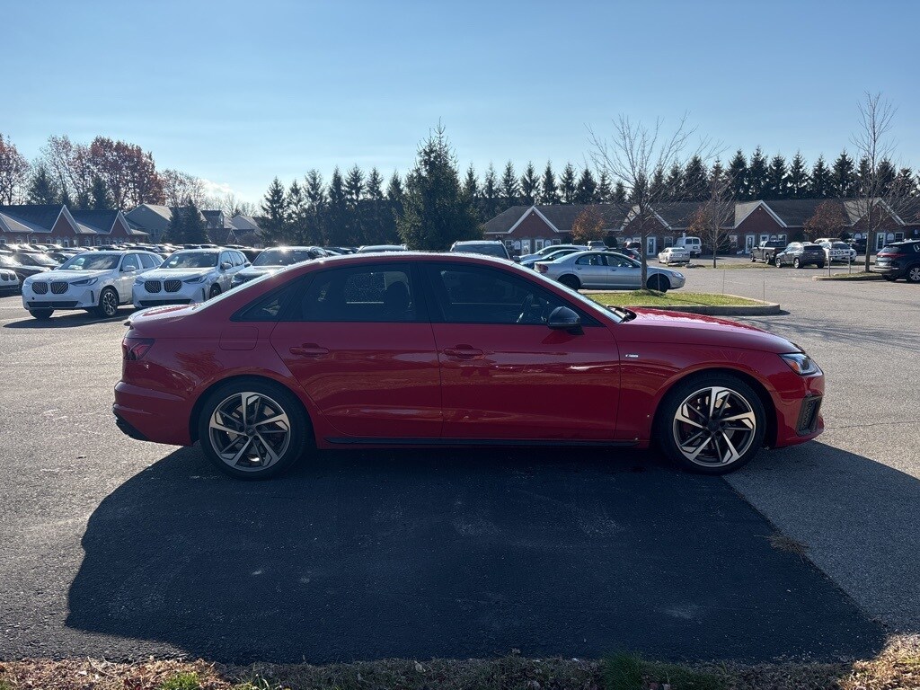 2023 Audi A4 45 S line Premium Plus photo 3