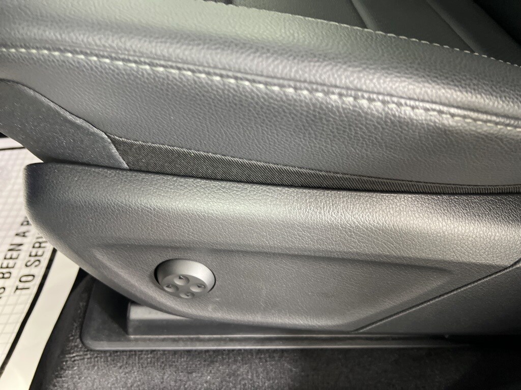 2025 Mercedes Benz GLE 350 4MATIC photo 2