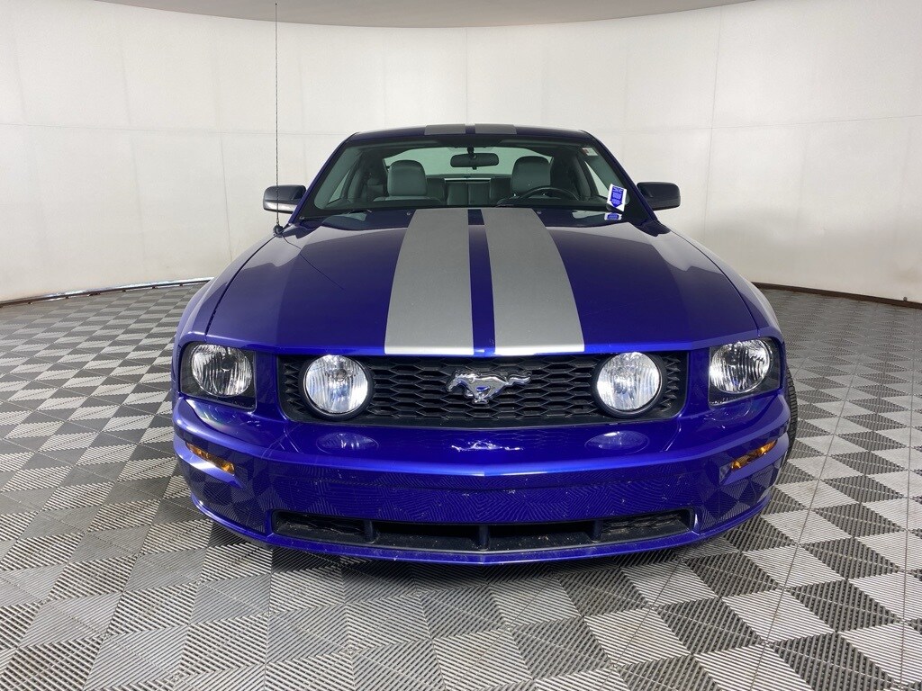 2005 Ford Mustang GT Premium photo 2