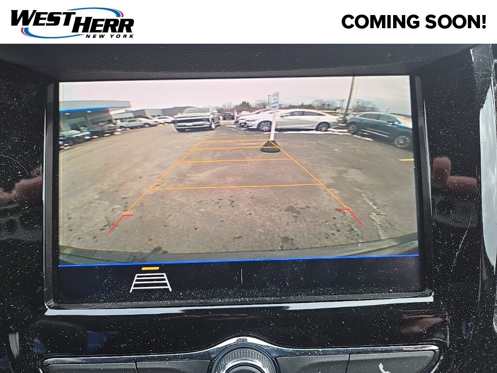 2022 Chevrolet Trax LS photo 2