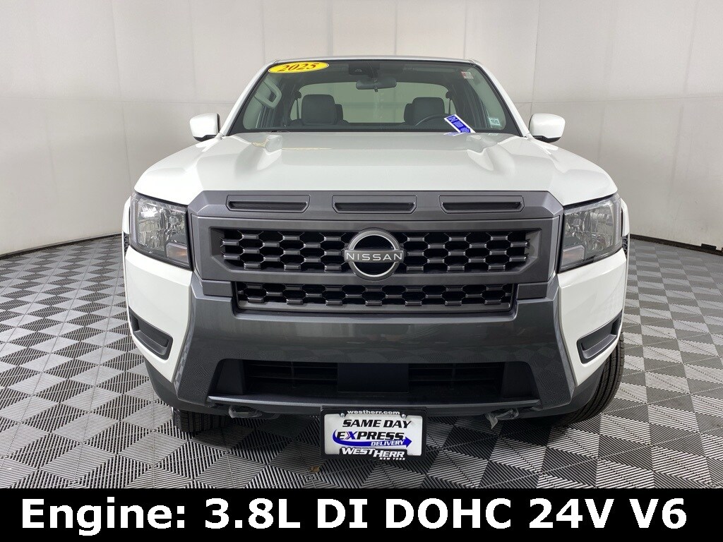 2025 Nissan Frontier SV photo 2