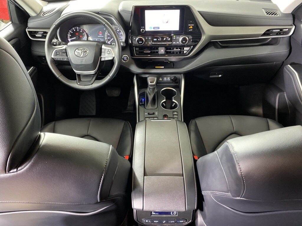 2023 Toyota Highlander XLE photo 2