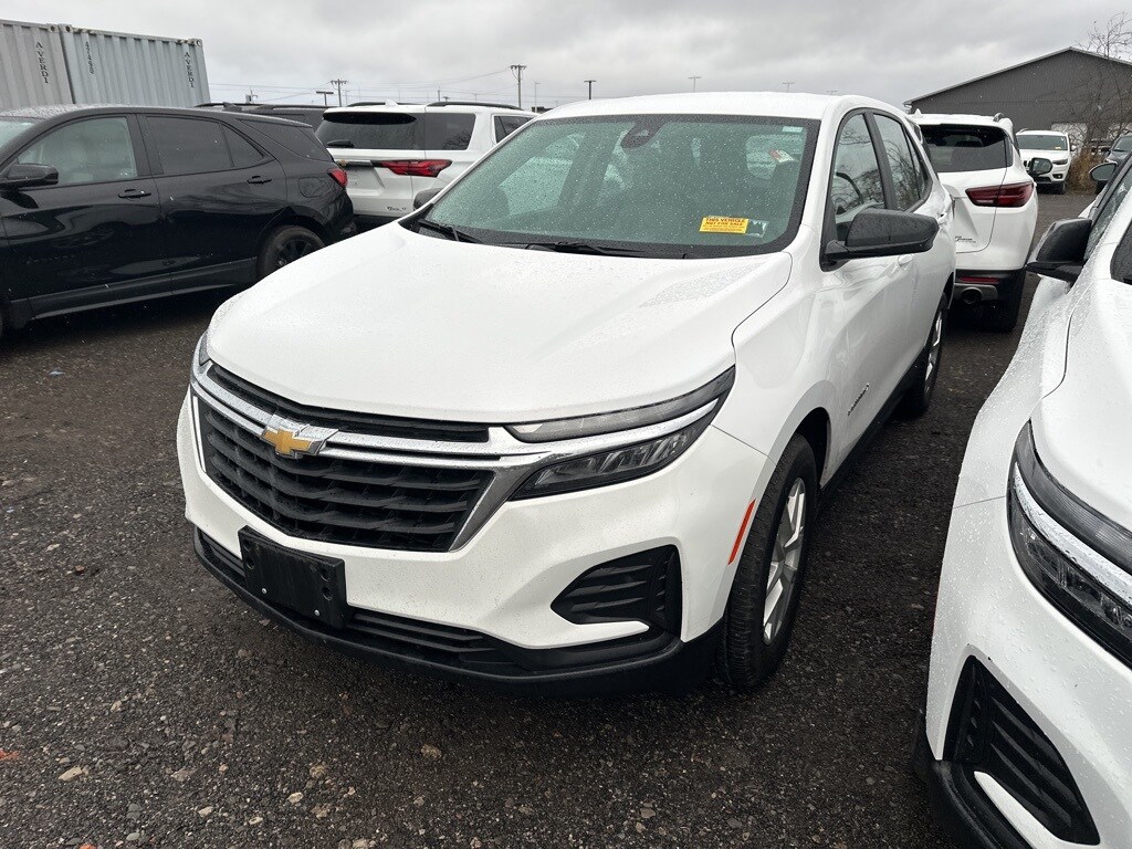 2023 Chevrolet Equinox LS photo 4