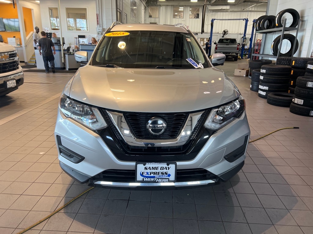 Used 2018 Nissan Rogue SV with VIN KNMAT2MV4JP605080 for sale in Bowmansville, NY