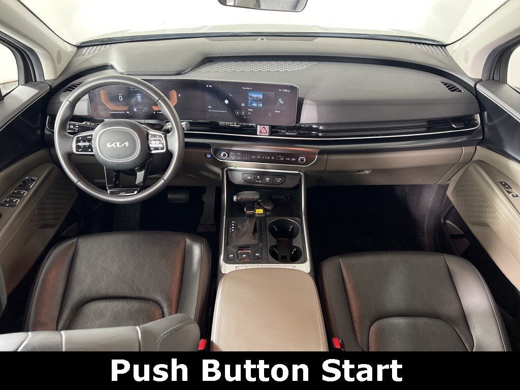 2025 Kia Carnival LXS photo 2