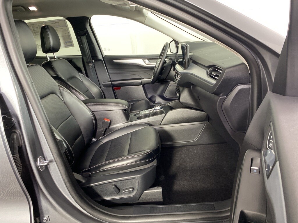 2024 Ford Escape Platinum photo 2