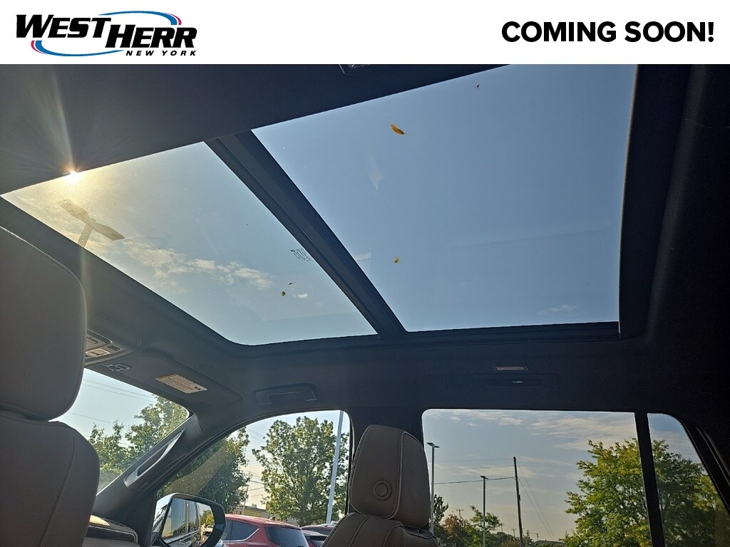 2023 Chevrolet Tahoe Premier photo 2