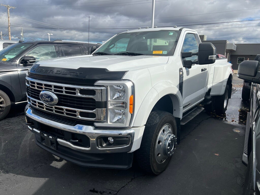 2023 Ford F-450 XLT photo 3