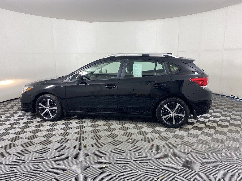 2023 Subaru Impreza Premium photo 4