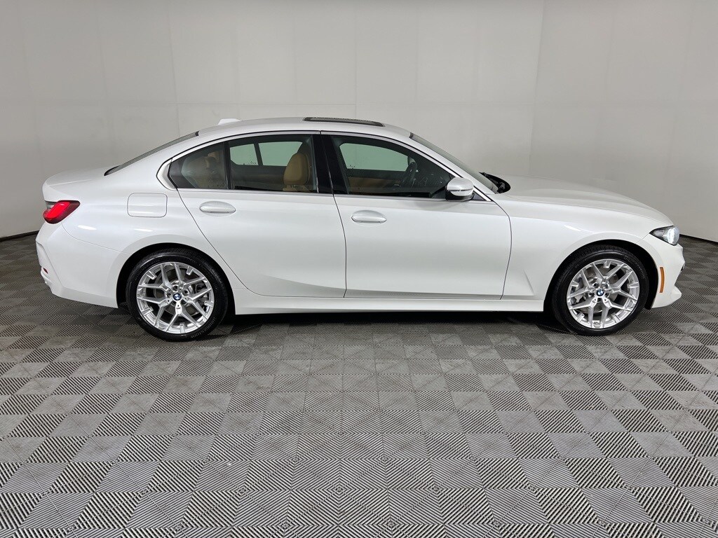 2025 Bmw 330i xDrive Sedan photo 3