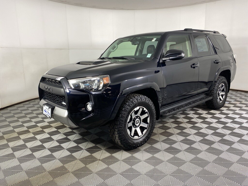 2019 Toyota 4Runner TRD Off-Road Premium photo 4