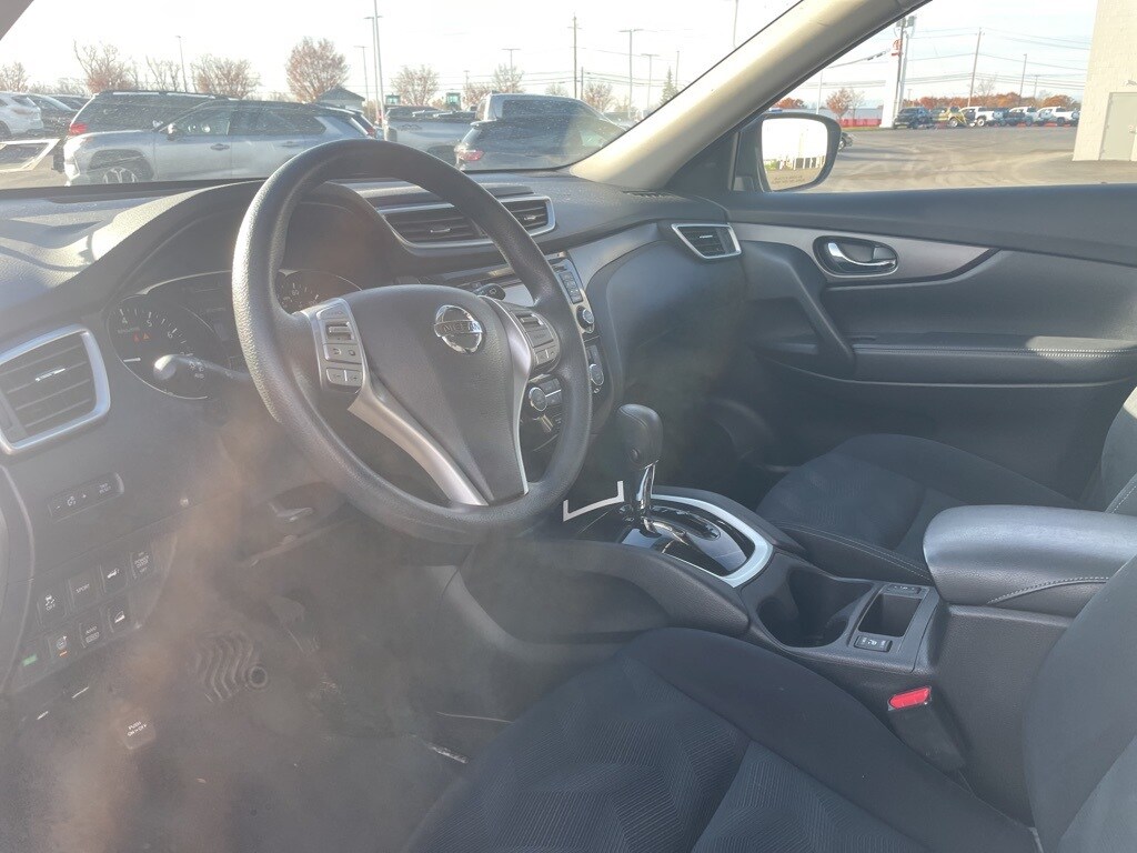 Used 2016 Nissan Rogue SV SUV
