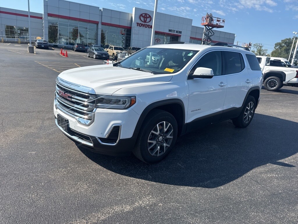 2023 Gmc Acadia SLE photo 2