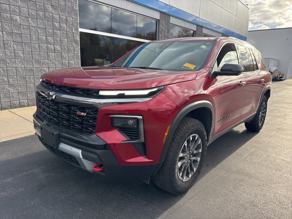 Used 2024 Chevrolet Traverse Z71 SUV