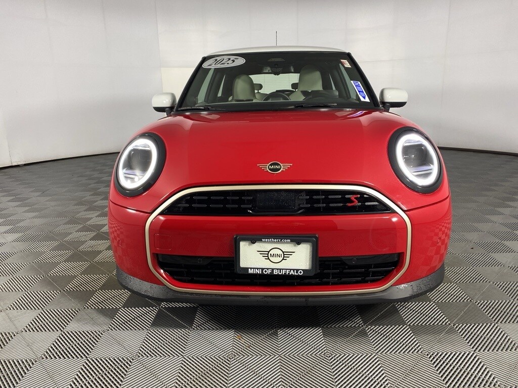 2025 Mini Cooper 2 Door Hardtop Signature photo 2