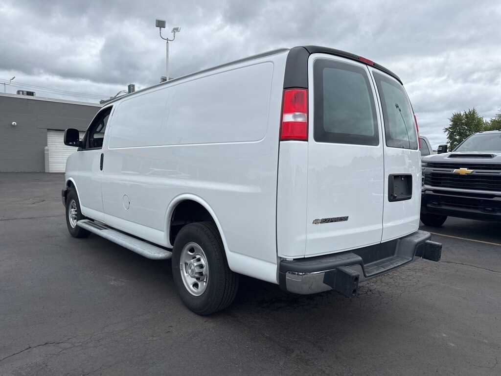 2023 Chevrolet Express 2500 Work Van Cargo photo 3