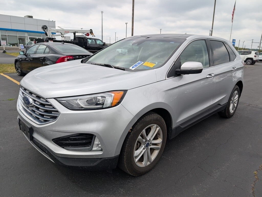 2019 Ford Edge SEL photo 3