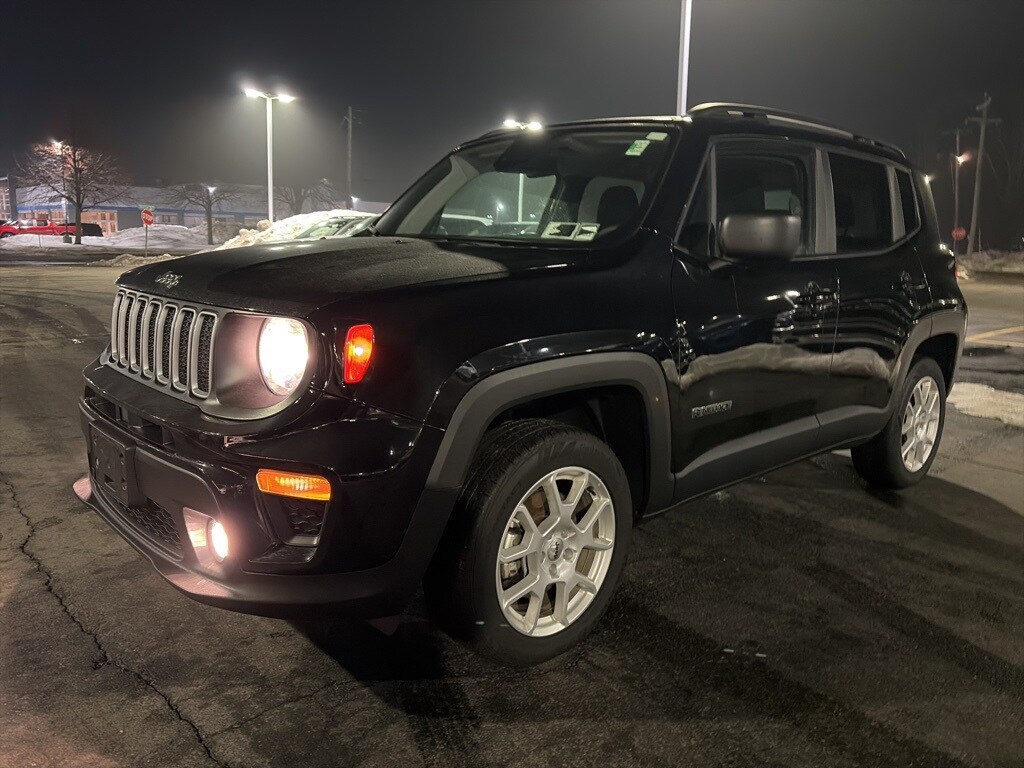 Used 2022 Jeep Renegade Latitude SUV