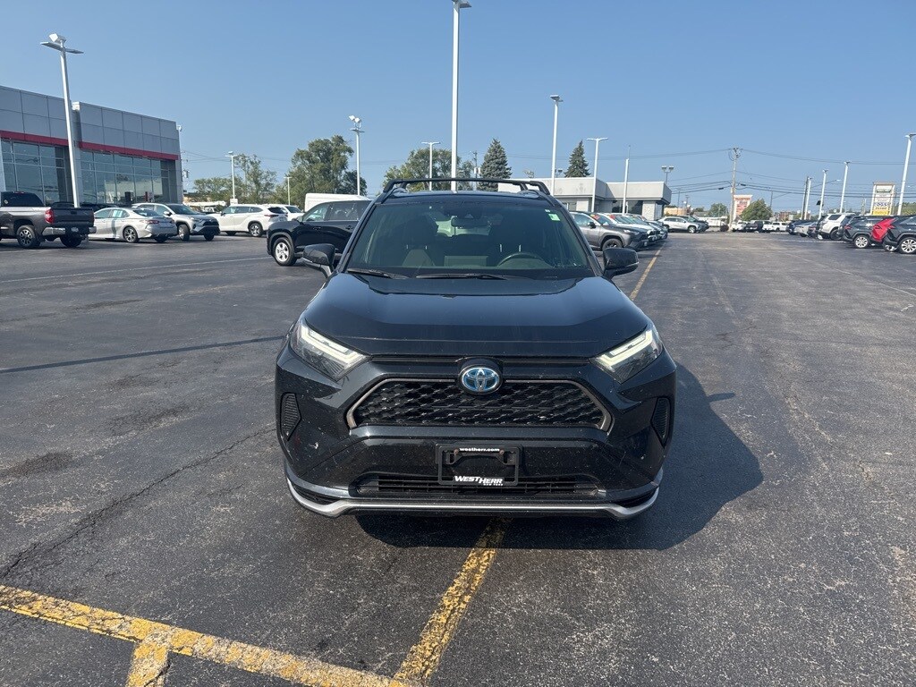 2022 Toyota RAV4 Prime SE photo 2