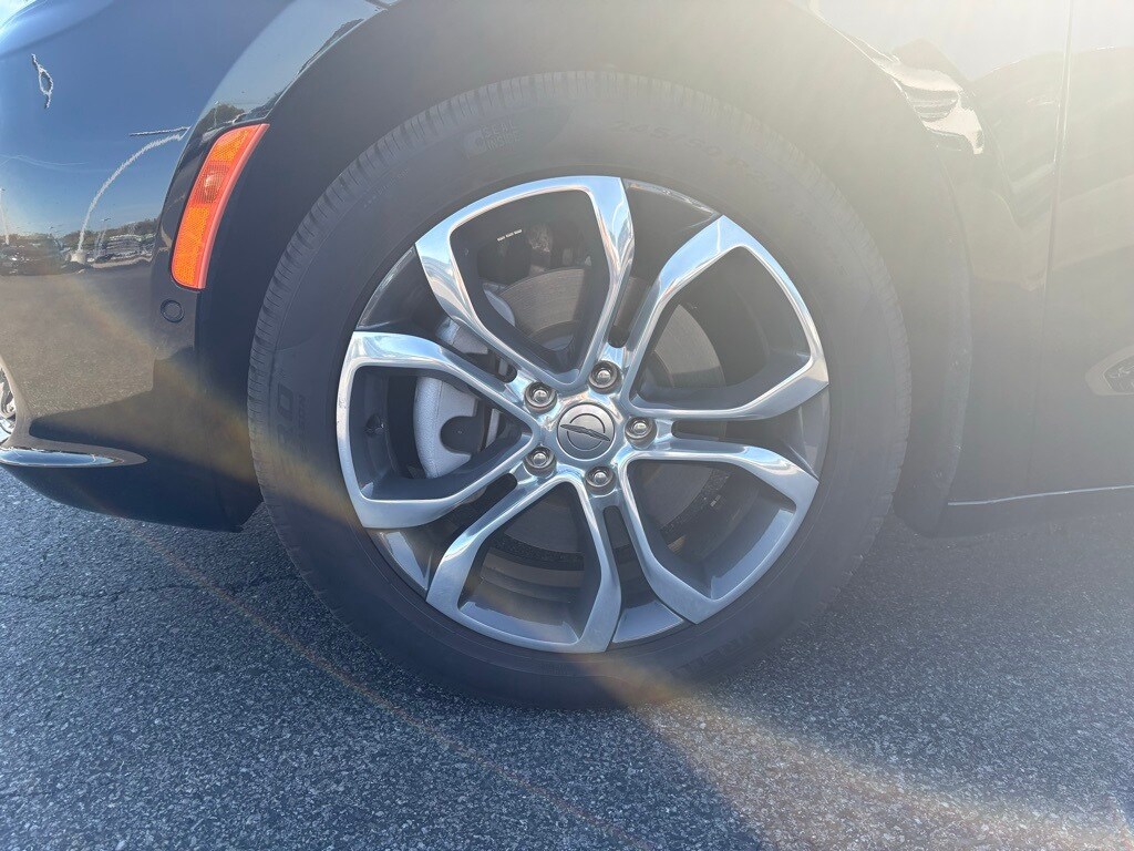 2025 Chrysler Pacifica Pinnacle photo 4