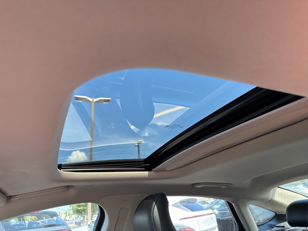 2019 Ford Fusion Hybrid SEL photo 2
