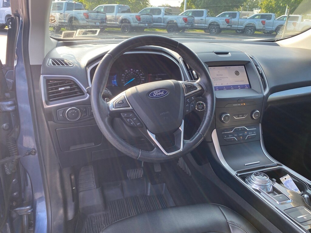 2019 Ford Edge SEL photo 3
