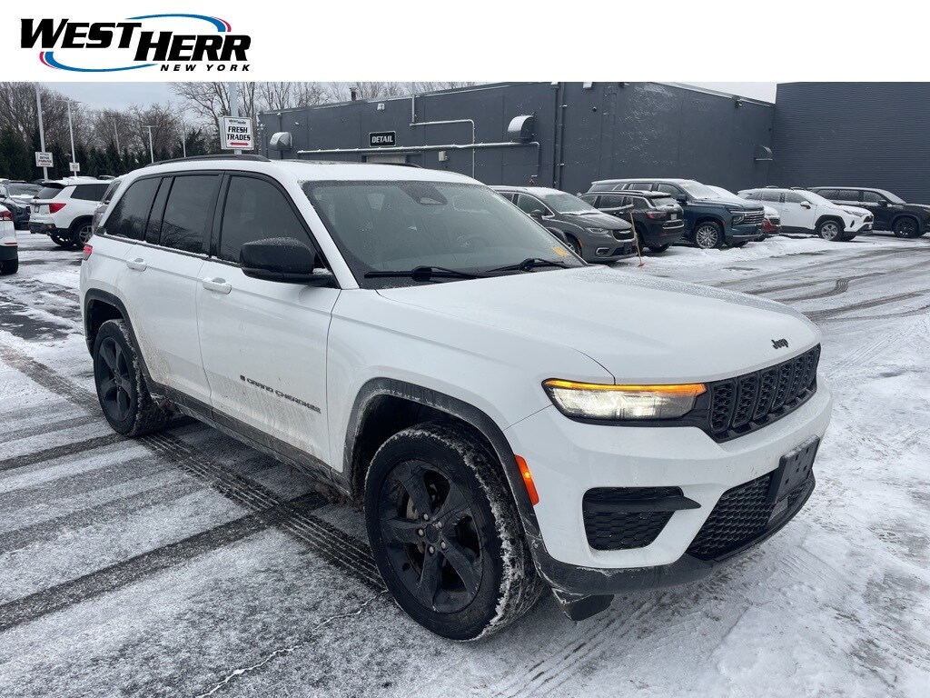 Used 2023 Jeep Grand Cherokee Laredo SUV