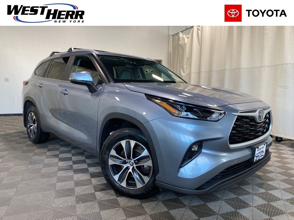 Used 2023 Toyota Highlander L SUV