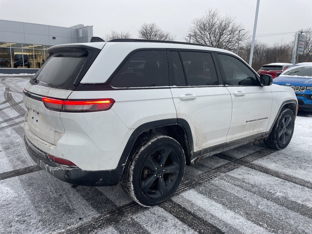 Used 2023 Jeep Grand Cherokee Laredo SUV