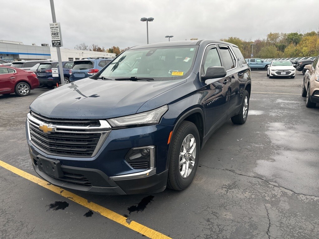 2023 Chevrolet Traverse LS photo 3