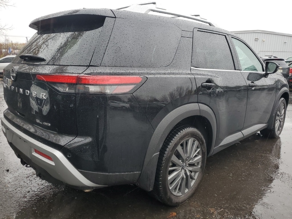 Used 2024 Nissan Pathfinder SL SUV