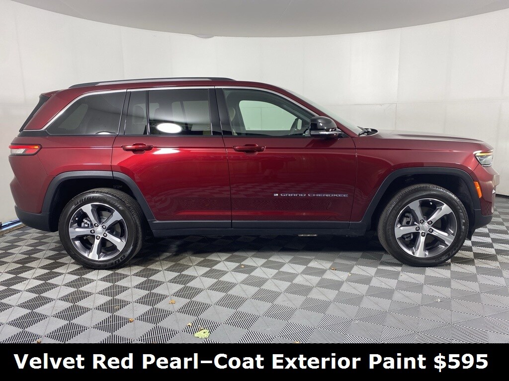 2024 Jeep Cherokee Limited 4xe photo 2