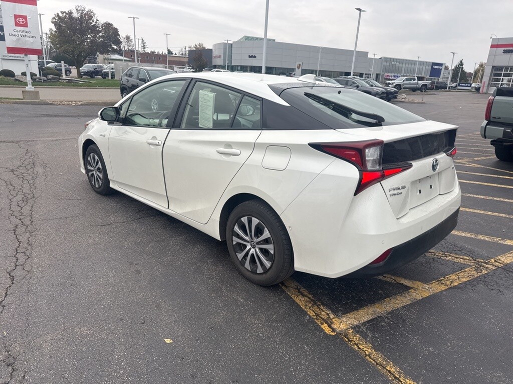 2020 Toyota Prius LE AWD-e photo 3