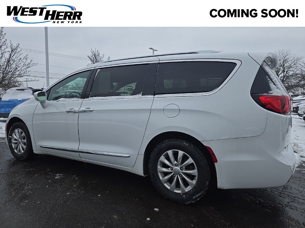 Used 2019 Chrysler Pacifica Touring L Van Passenger Van