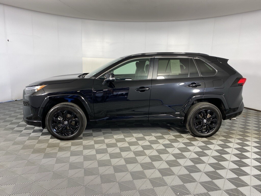 2024 Toyota RAV4 Hybrid SE photo 4