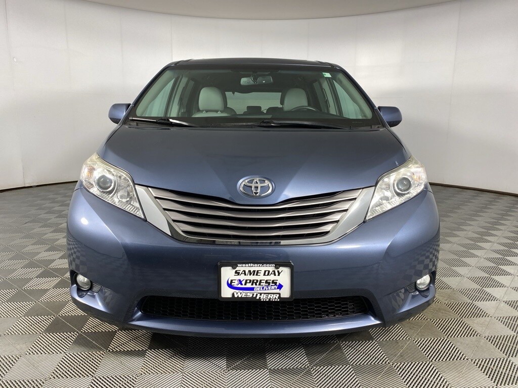 Used 2017 Toyota Sienna XLE 7 Passenger Auto Access Seat Van