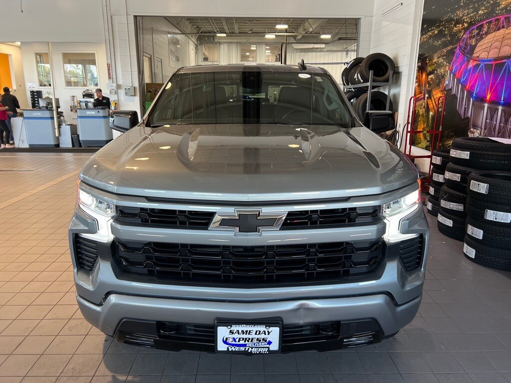 2025 Chevrolet Silverado 1500 RST photo 2